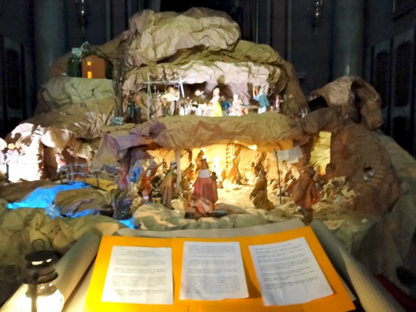 FOTORACCONTO - Alla parrocchiale di Lu continua il Natale con due Presepi